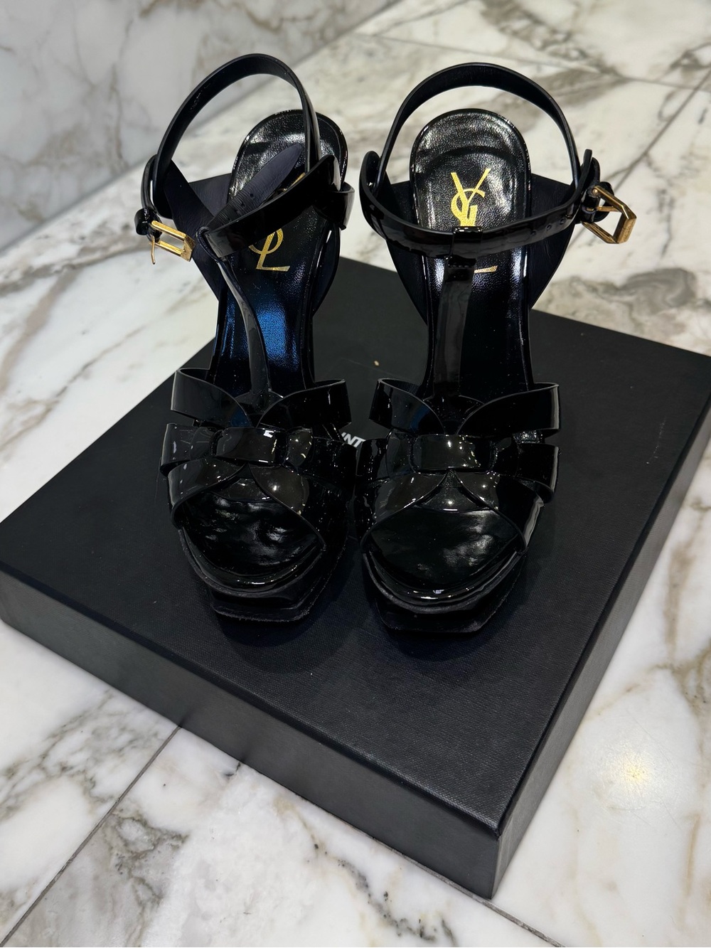 YSL TRIBUTE PLATFORM SANDALS IN PATENT LEATHER (black)
